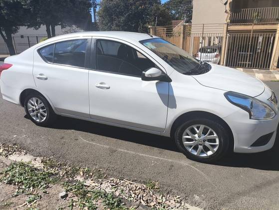 NISSAN VERSA 1.6 16V FLEXSTART SV 4P XTRONIC NISSAN VERSA 1.6 16V FLEXSTART SV 4P XTRONIC